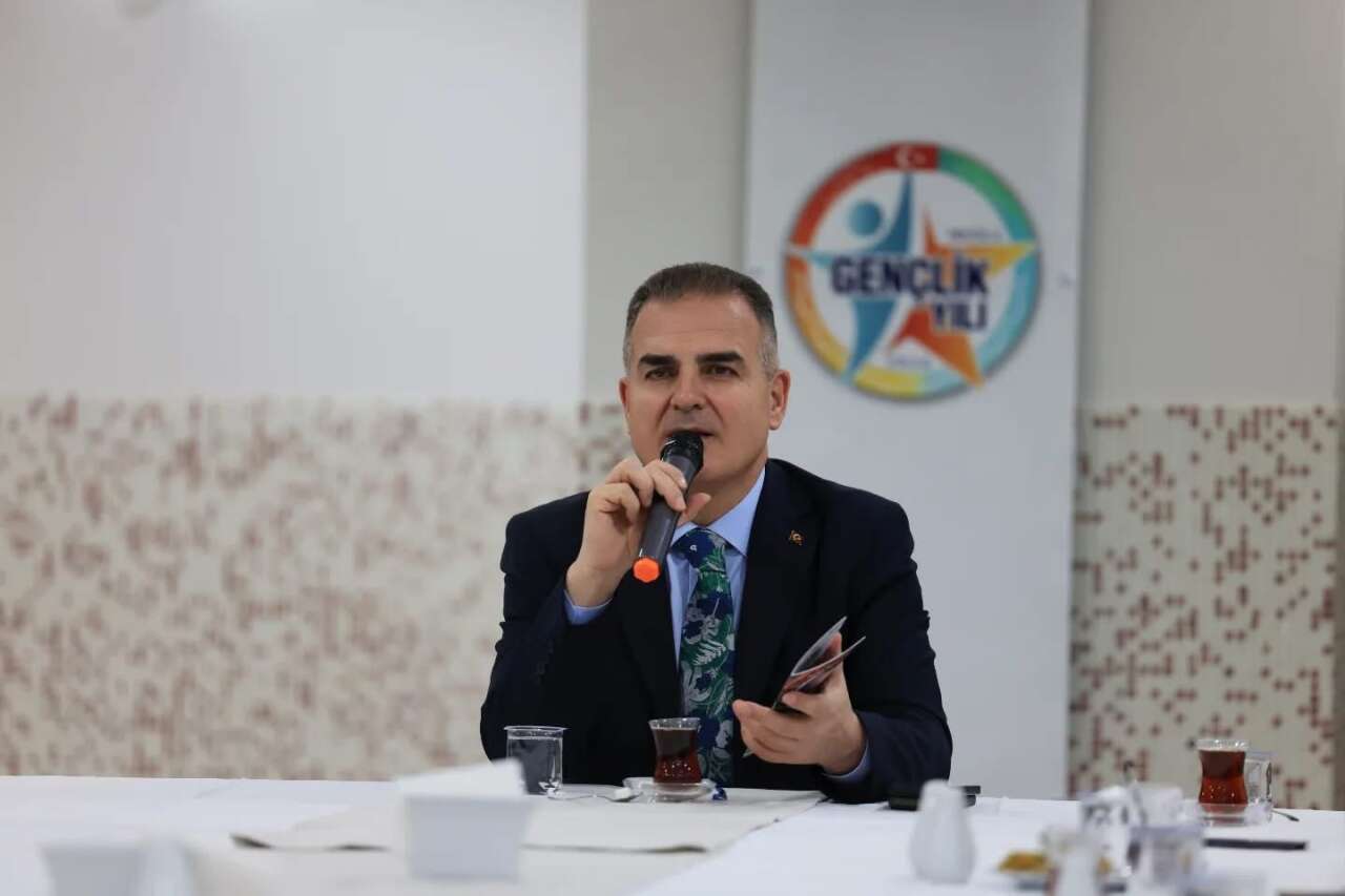Muğla Valisi Dr. İdris Akbıyık Köyceğiz’de Gençlerle Buluştu 1